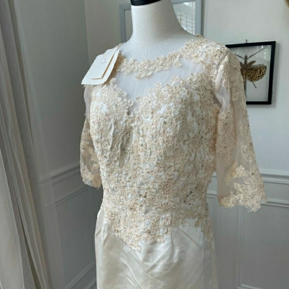 NWT Lin Tang Bride Cream Ivory Lace Satin Elbow Sleeve Dress 10 - Picture 2 of 7